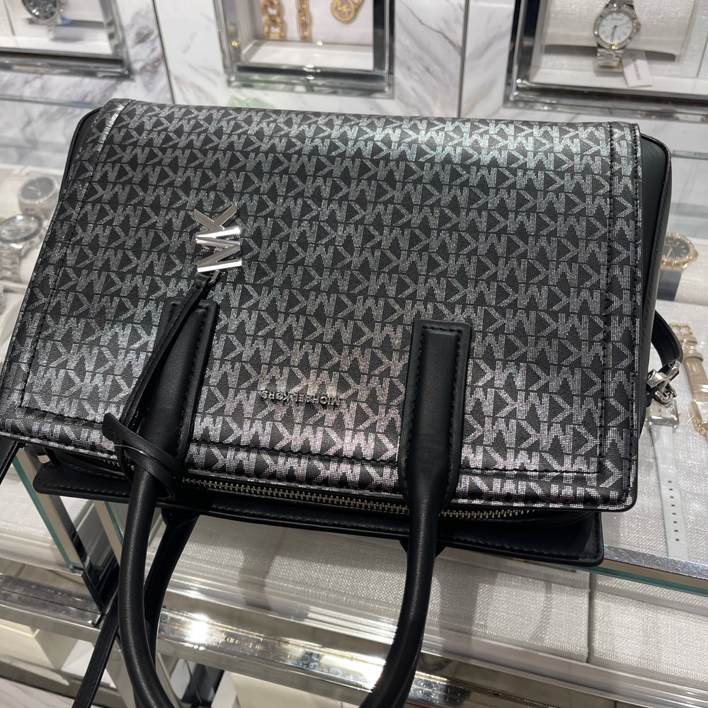 MICHAEL KORS Laila Medium Metallic Signature Logo Satchel
Black 
NWT 
Live Style - Picture 11 of 16